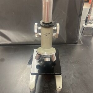 OLYMPUS MICROSCOPE 389192 Good Condition works good